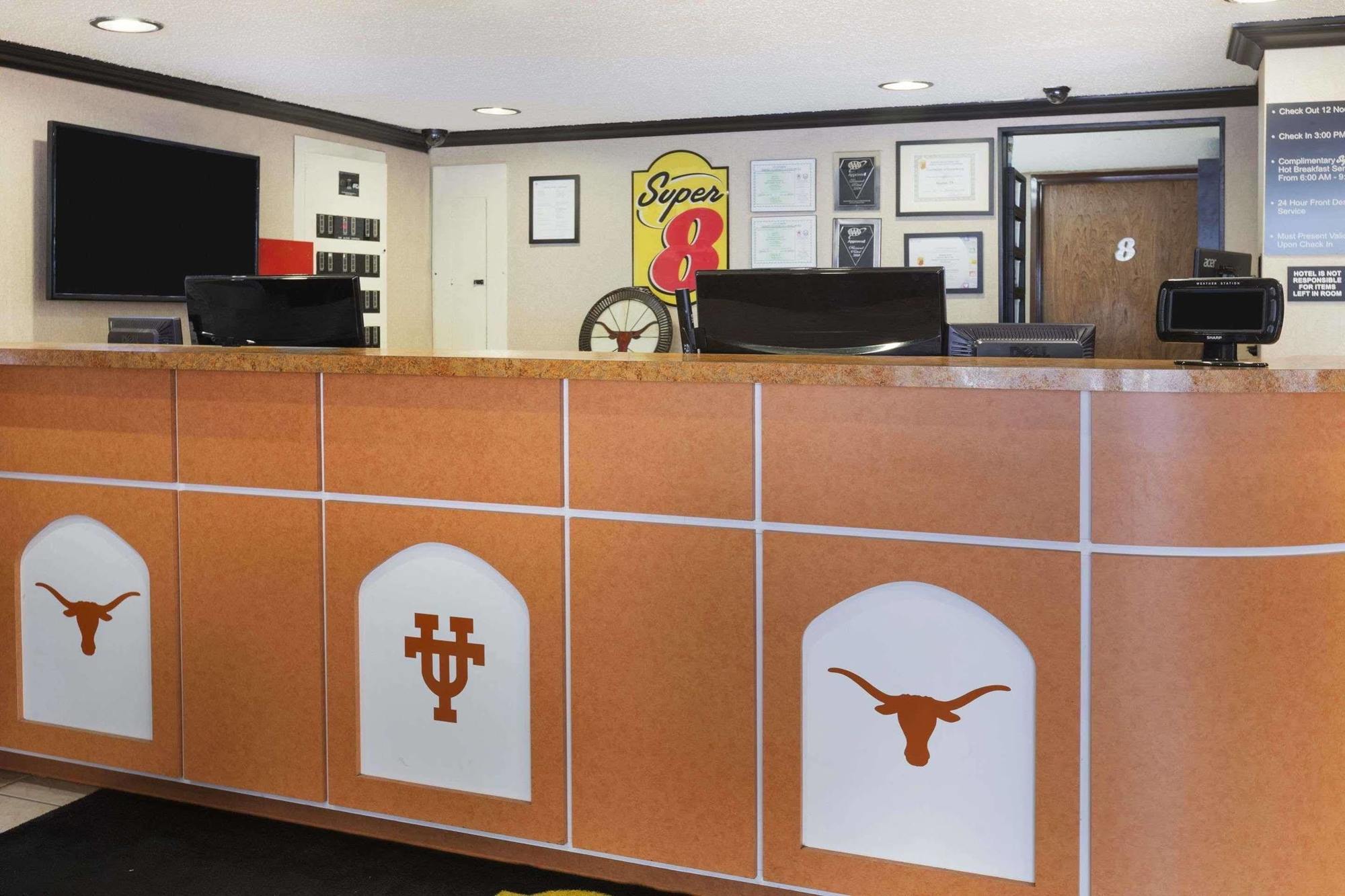 Super 8 By Wyndham Austin University/Downtown Area Exterior foto