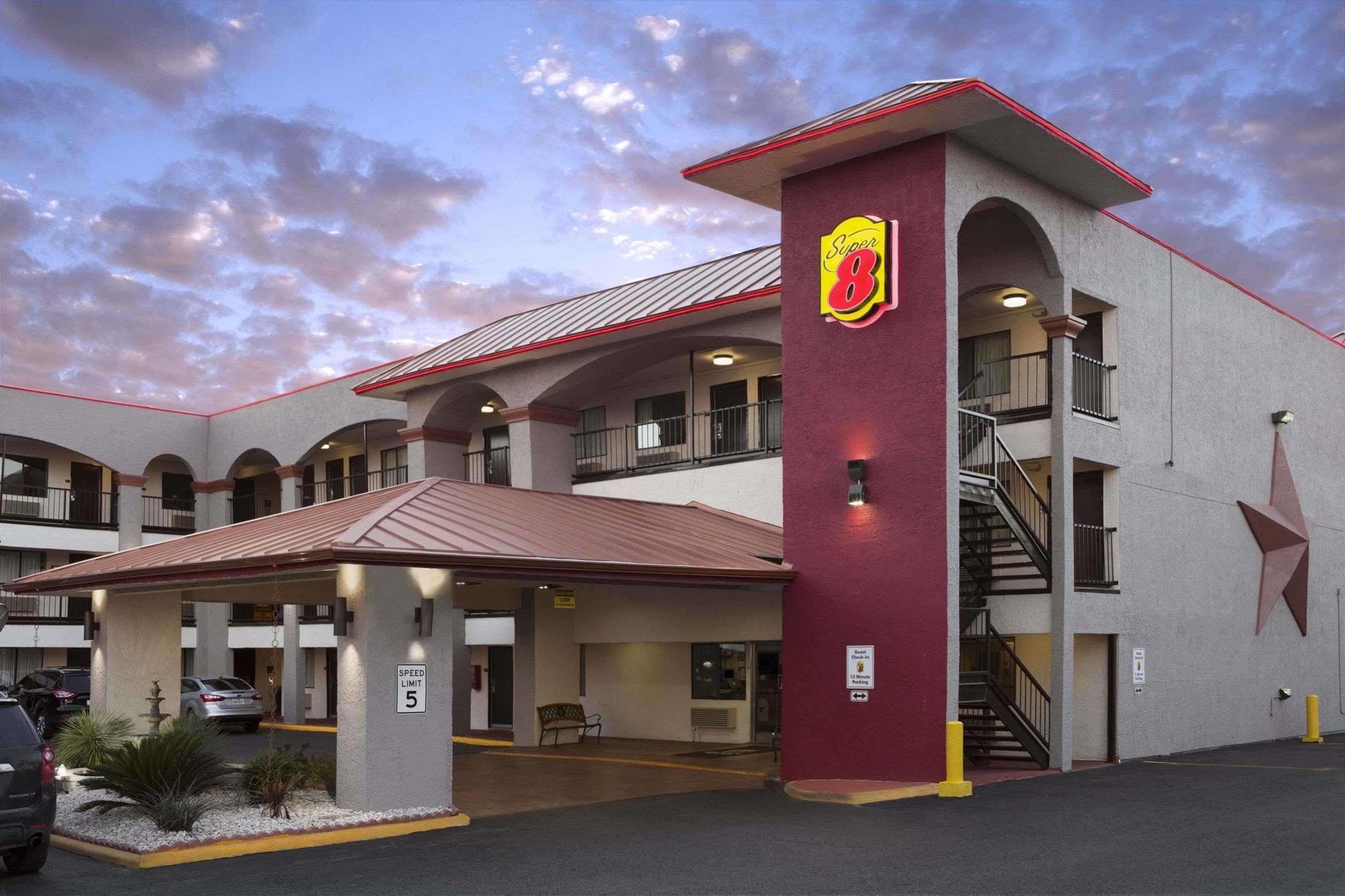 Motel Super 8 By Wyndham Austin University/Downtown Area Exterior foto