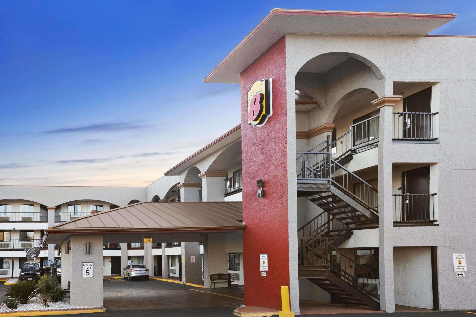 Motel Super 8 By Wyndham Austin University/Downtown Area Exterior foto